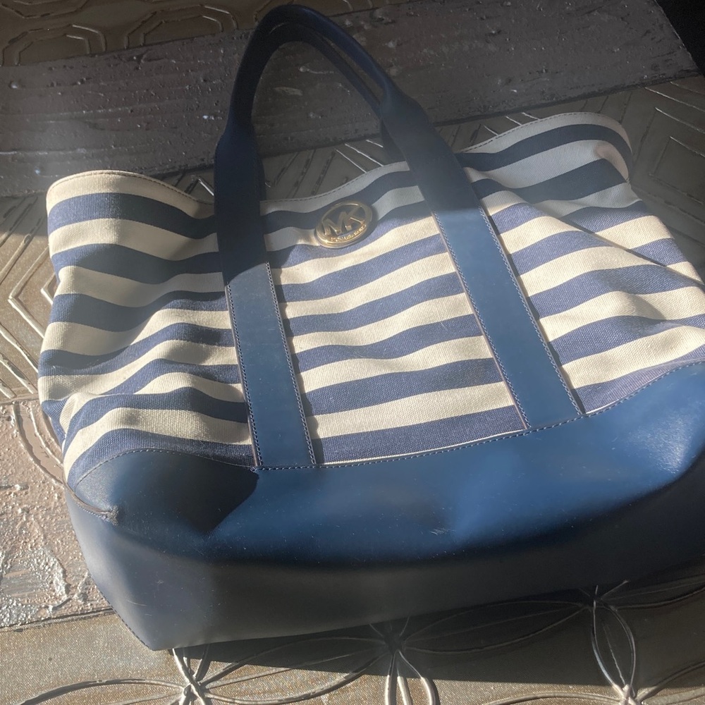 Micheal Kors - Picture 4 of 17